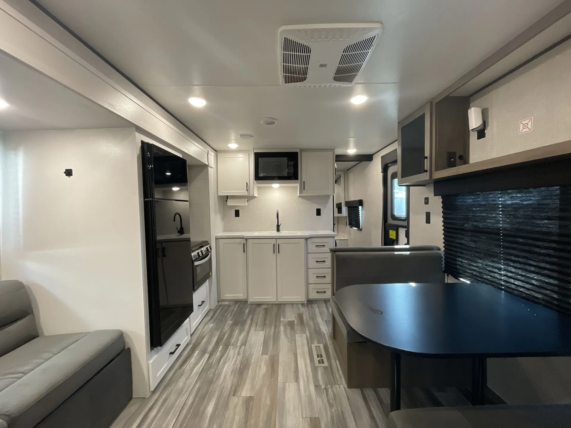 2025 Jayco Jay Flight SLX 265BHSW — living area main