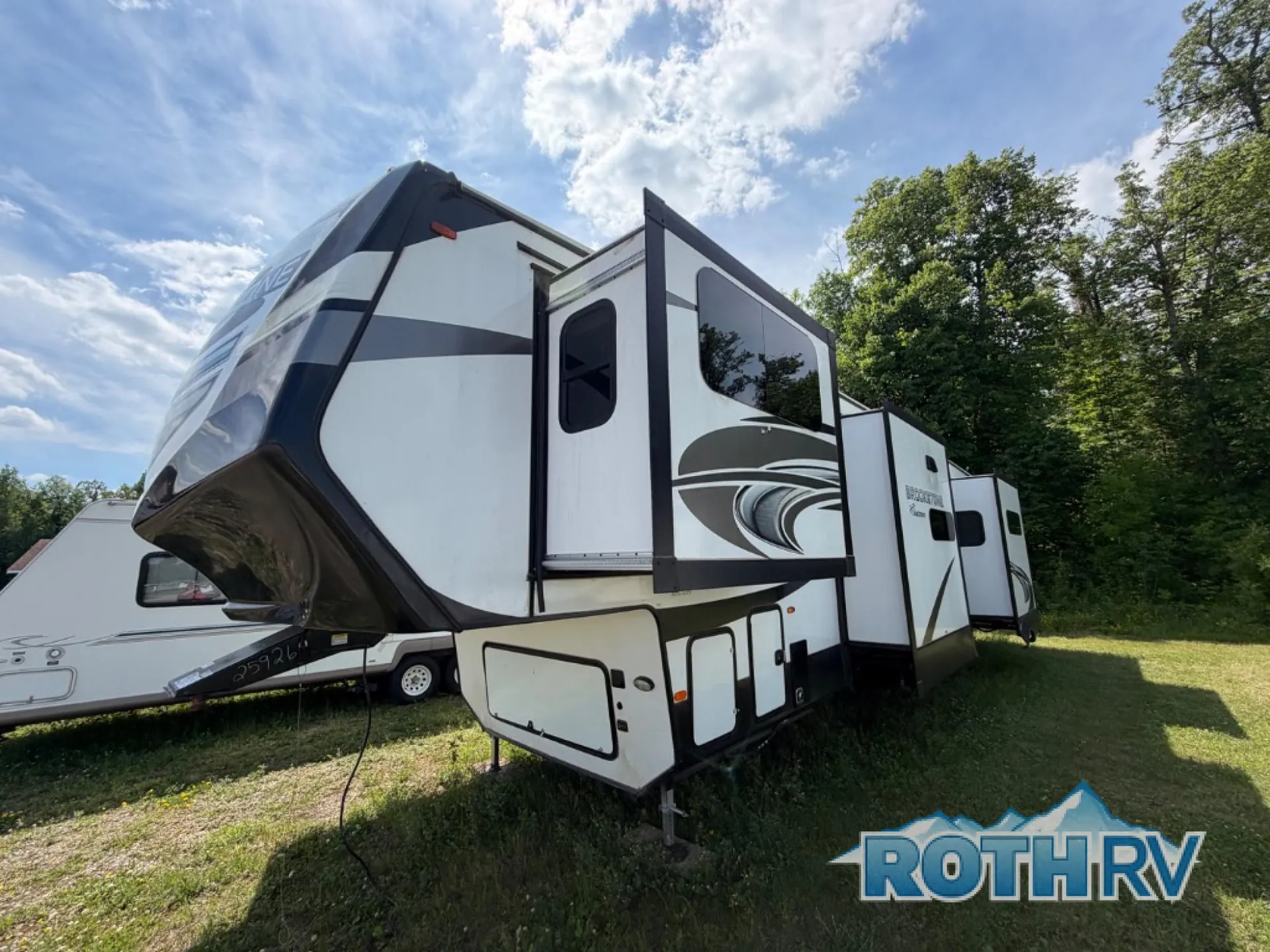 2021 Coachmen Brookstone 344FL - Photo 3