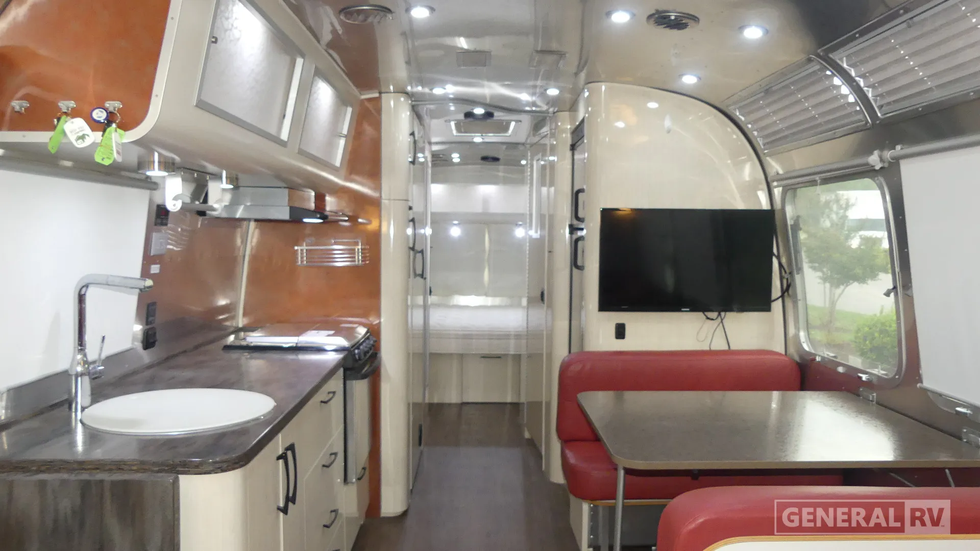 2018 Airstream International Serenity 30RB - Photo 3