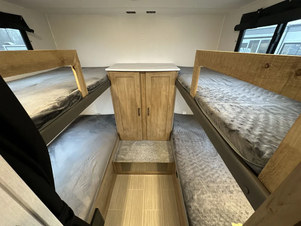 2024 Coachmen Freedom Express Select 29SE, Photos photo 23