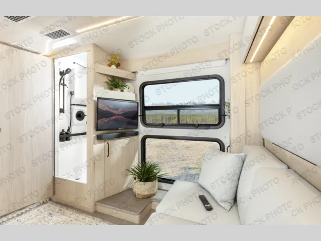 2026 Leisure Travel Wonder 24RL - Photo 2