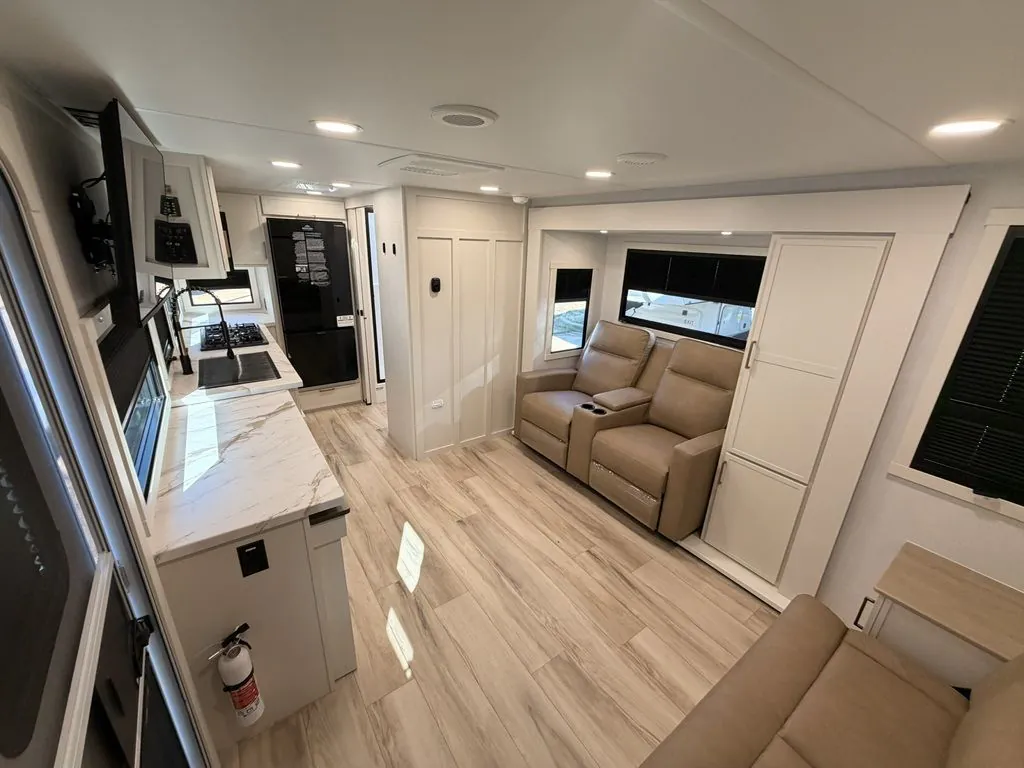 2026 Brinkley Model Ix 20X, Photos photo 8