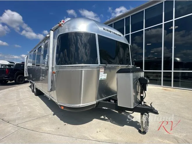 2026 Airstream Classic 28RB - Photo 2