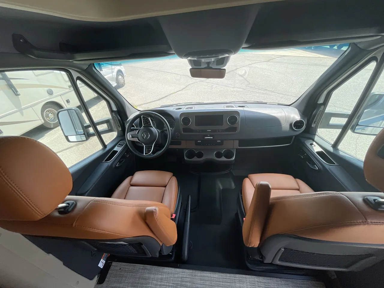 2025 Winnebago View 24T - Photo 3