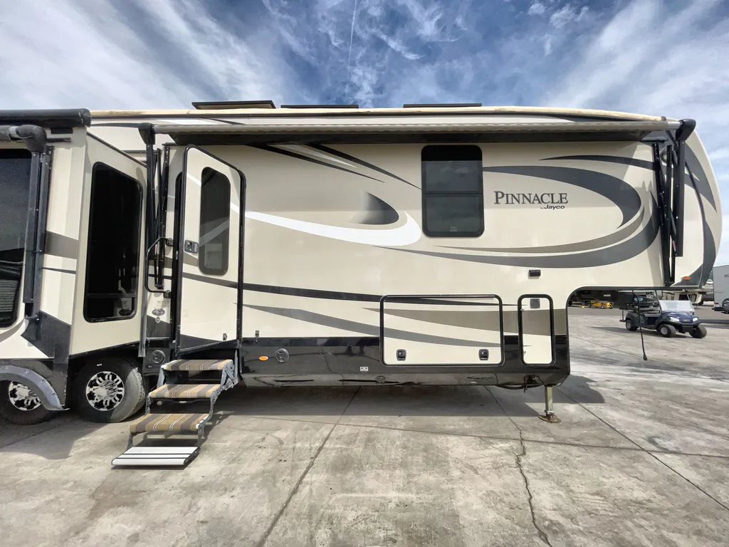 2017 Jayco Pinnacle 36FBTS, Photos photo 28