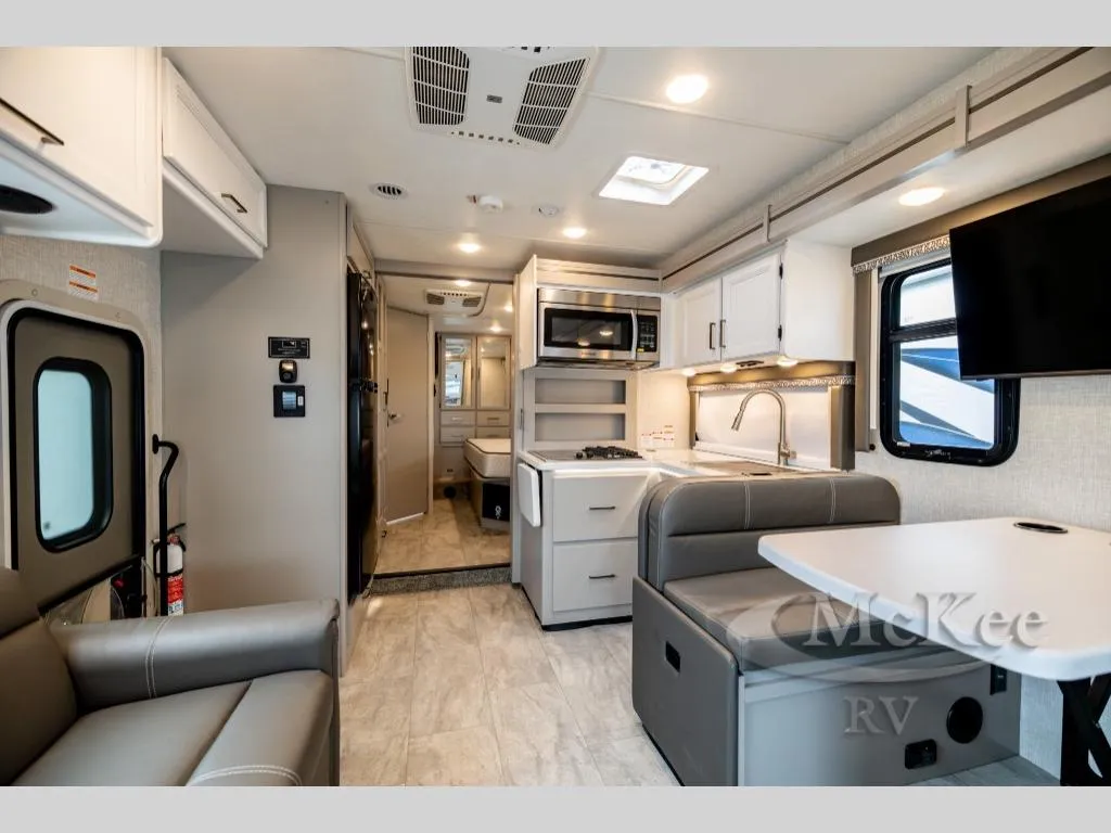 2025 Thor Motor Coach Quantum KW29 - Photo 3