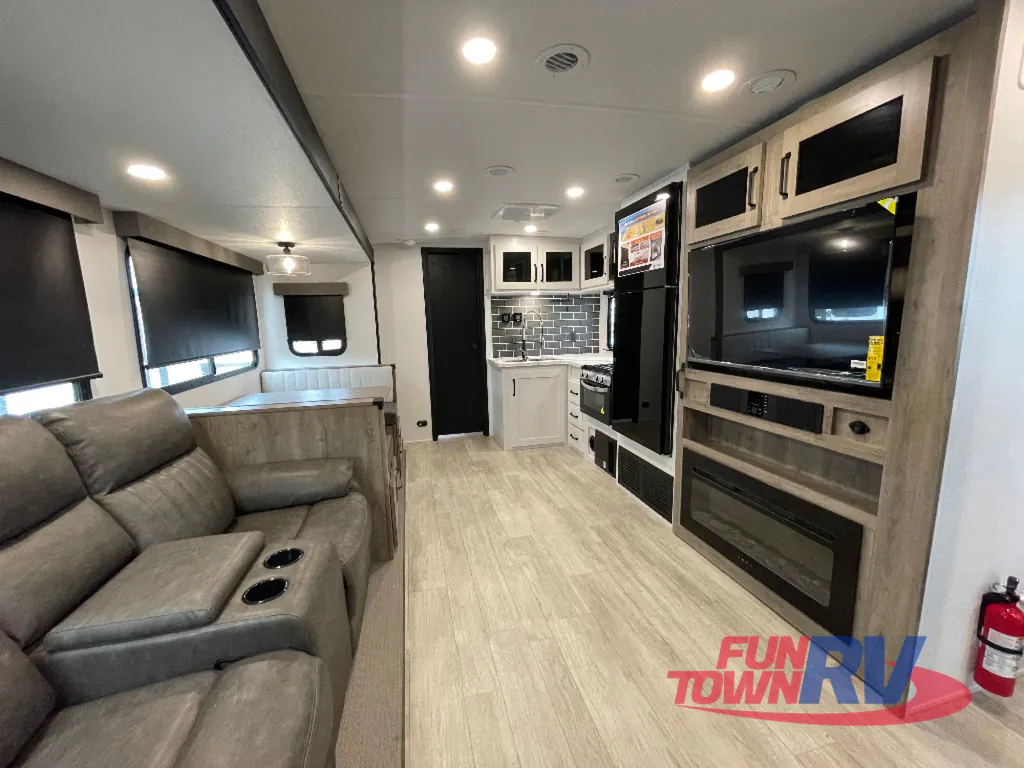 2026 Forest River Solaire 3150TBSS, Photos photo 15