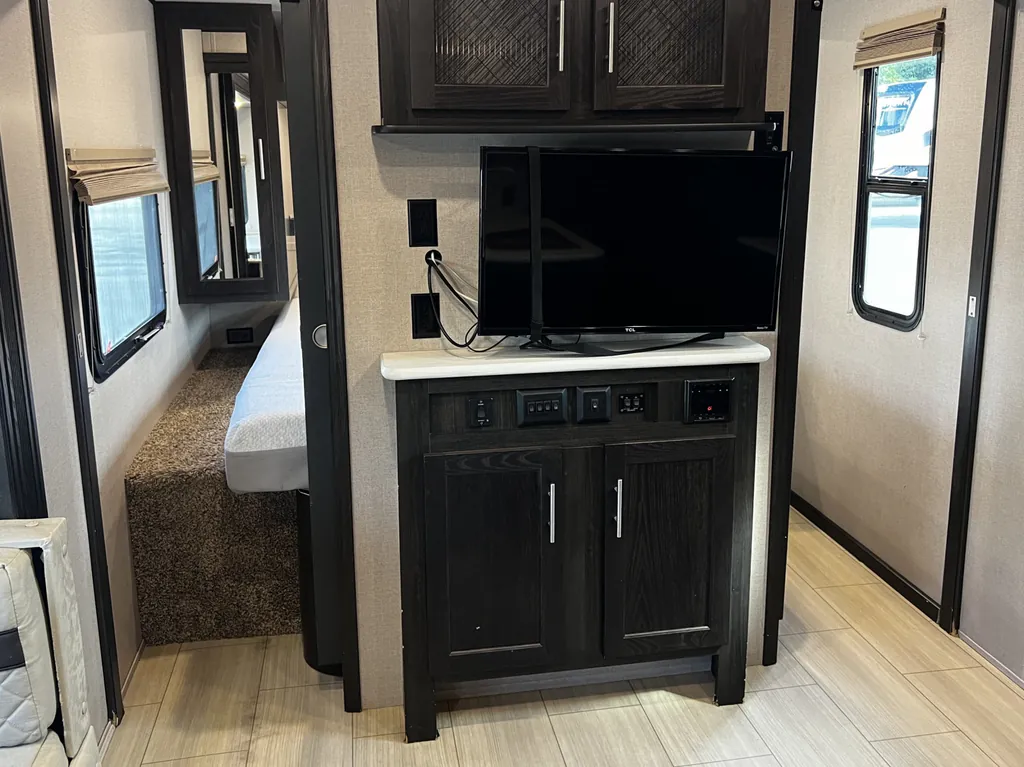 2019 Forest River XLR Hyperlite 30HDS, Photos photo 7