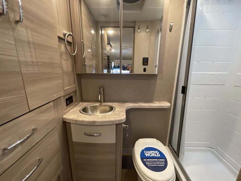 2023 Thor Motor Coach Tiburon 24FB, Photos photo 17