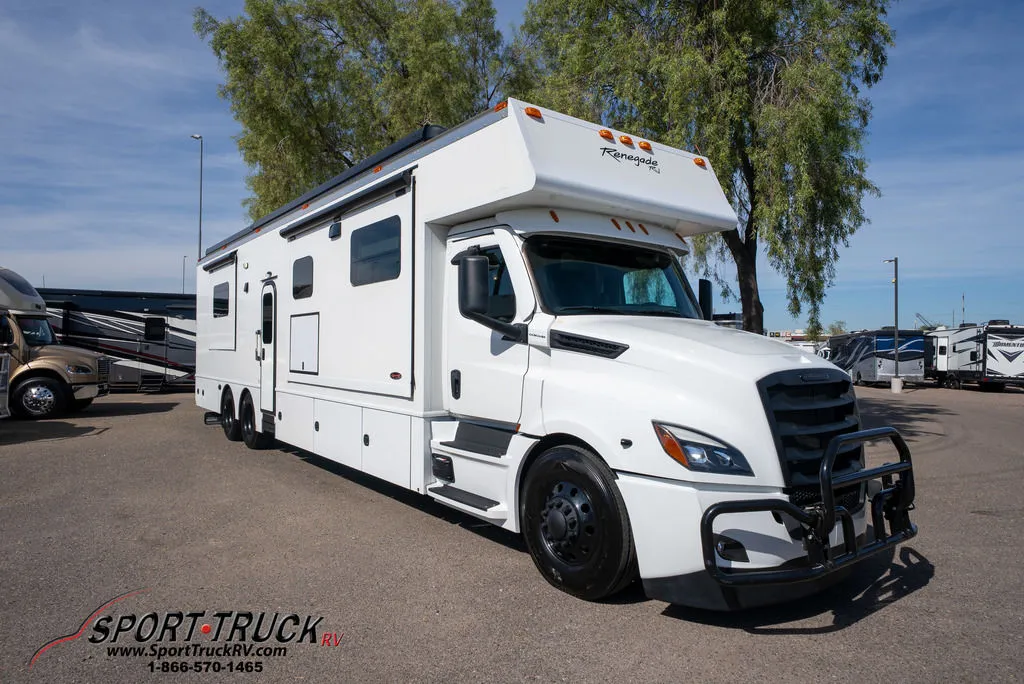 2022 Renegade RV Classic 45CMR - Photo 2