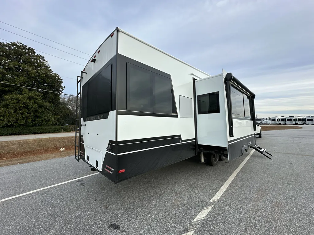 2026 Brinkley Model Z 3515, Photos photo 5