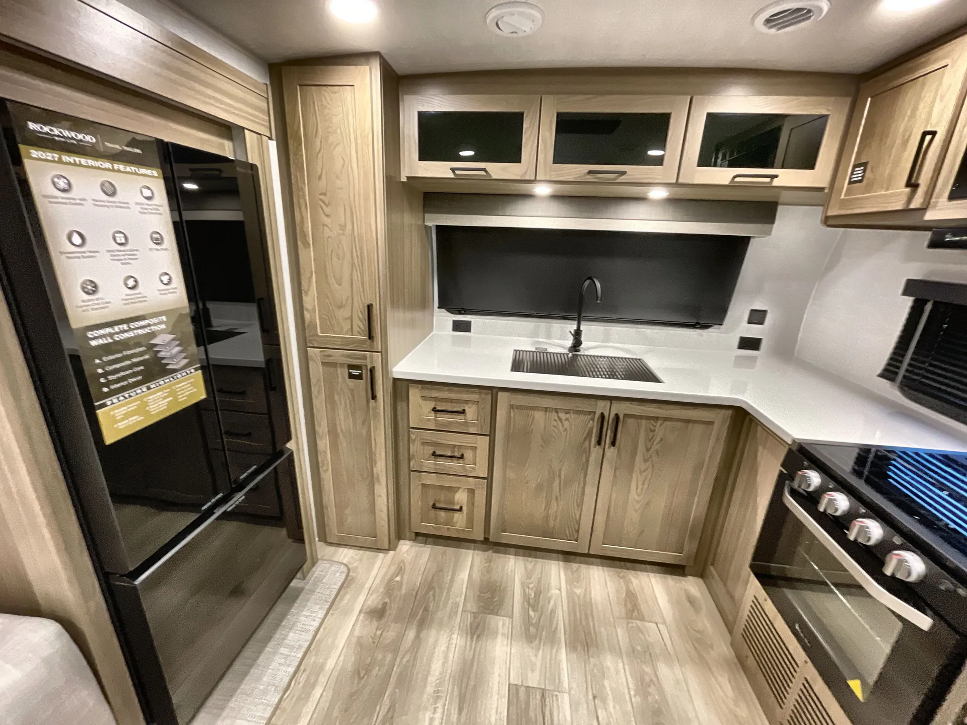 2027 Forest River Rockwood Mini Lite 2523MBR — navigation