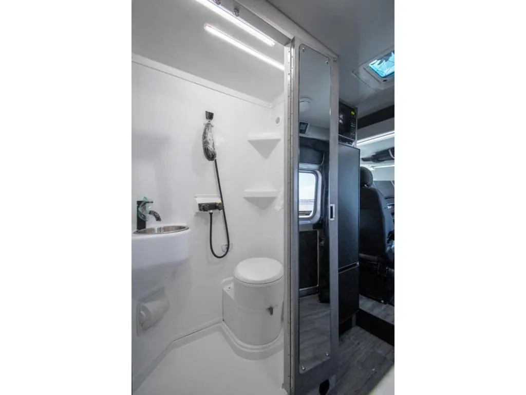 2026 Thor Motor Coach Tellaro Sport 20U, Photos photo 13