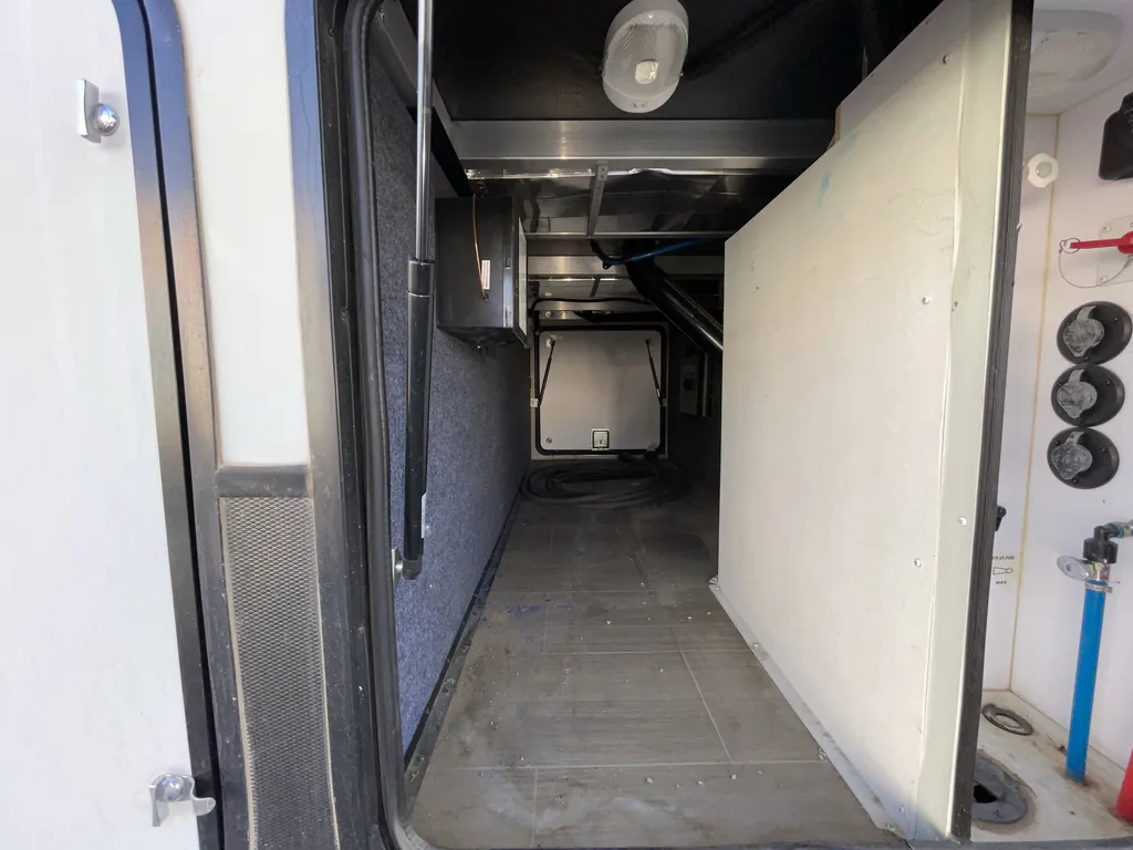 2026 Keystone Raptor 433, Photos photo 23