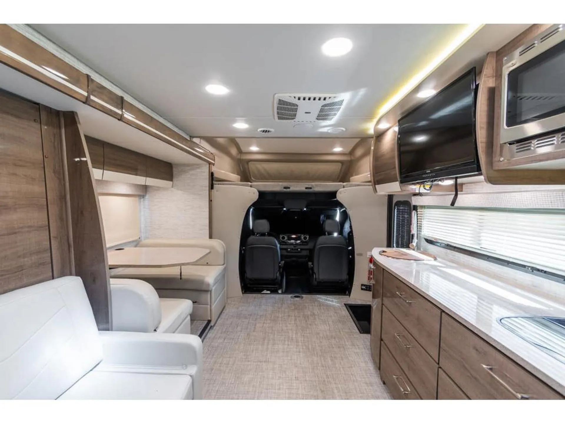 2024 Entegra Coach Qwest 24R - Photo 3