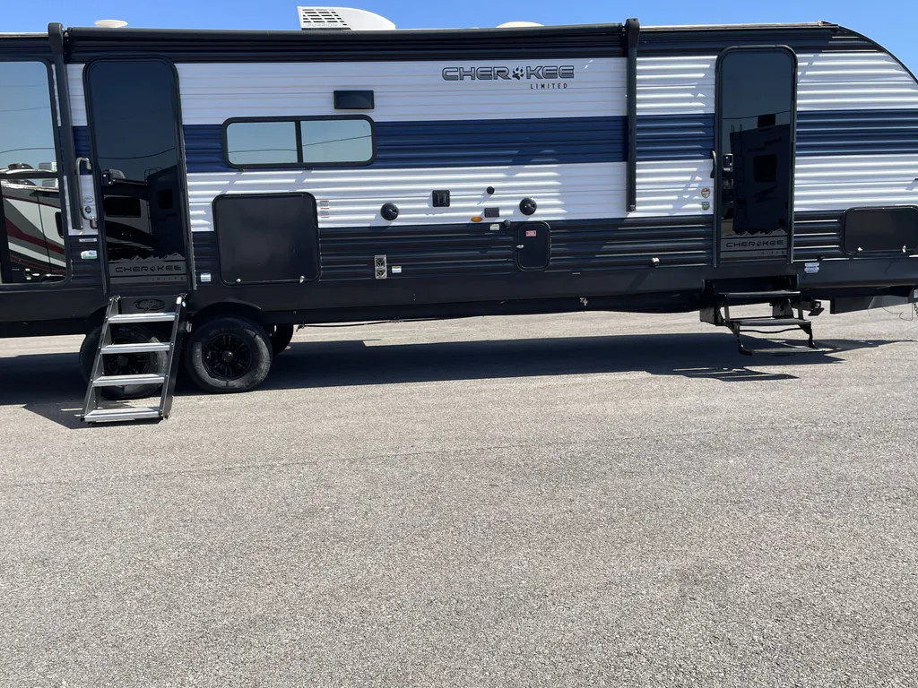 2023 Forest River Cherokee 306MM, Photos photo 25