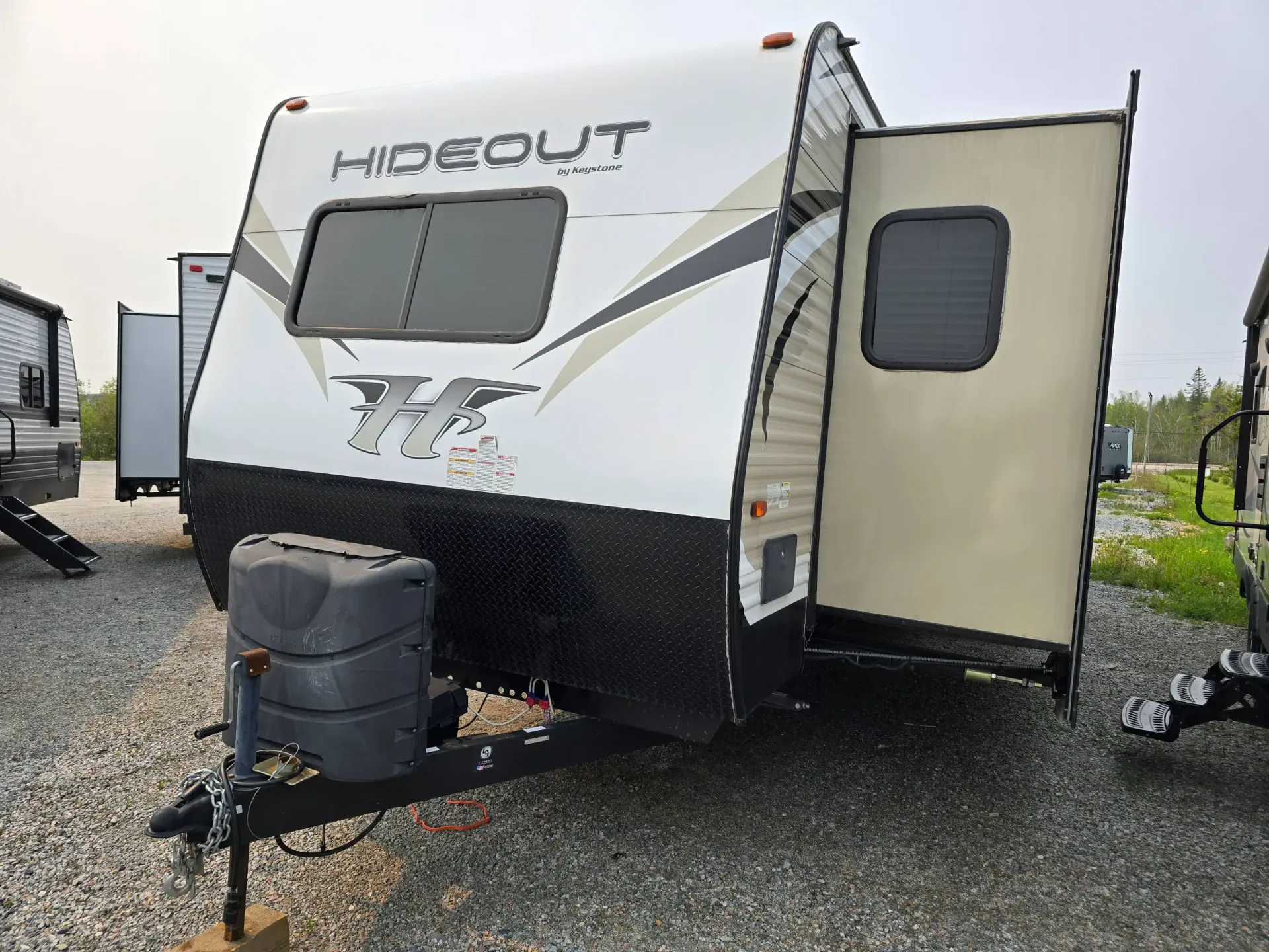 2019 Keystone Hideout 38FKTS - Photo 2
