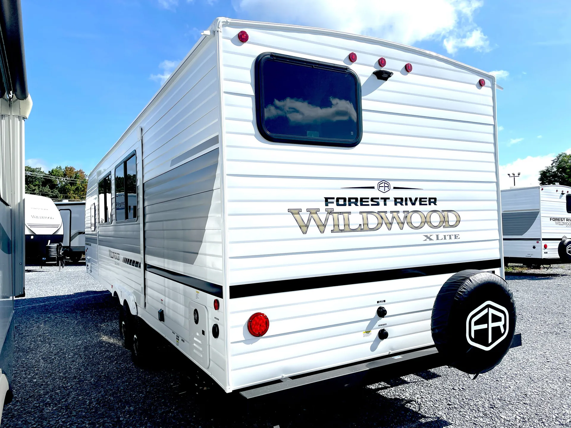 2027 Forest River Wildwood 263BHXL — off campside
