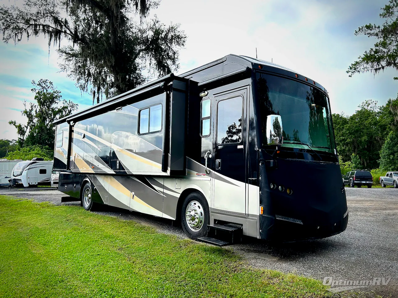 2013 Winnebago Journey 36M - Photo 2