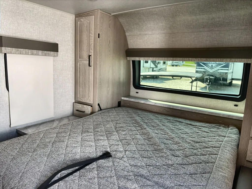 2023 Forest River Flagstaff Micro Lite 25BRDS, Photos photo 14