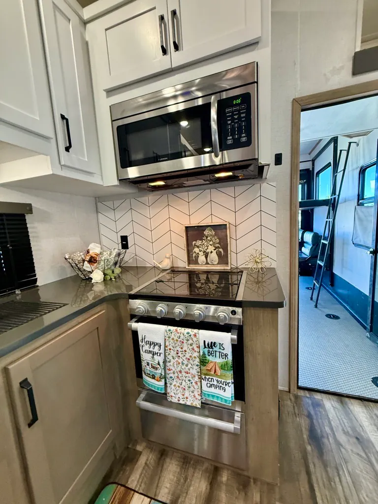 2022 Keystone Raptor 423, Photos photo 59
