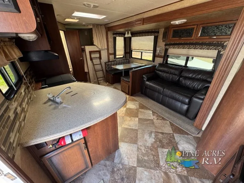 2015 CrossRoads RV ReZerve 28BH - Photo 4