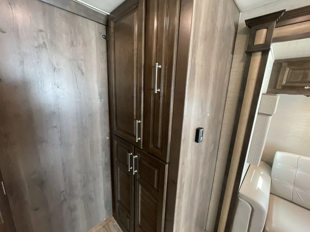 2019 Entegra Coach Emblem 36U, Photos photo 13