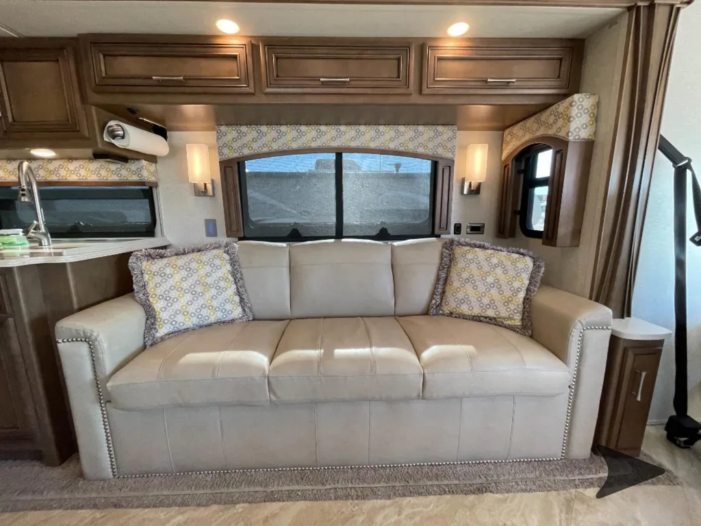 2020 Newmar Canyon Star 3929, Photos photo 19