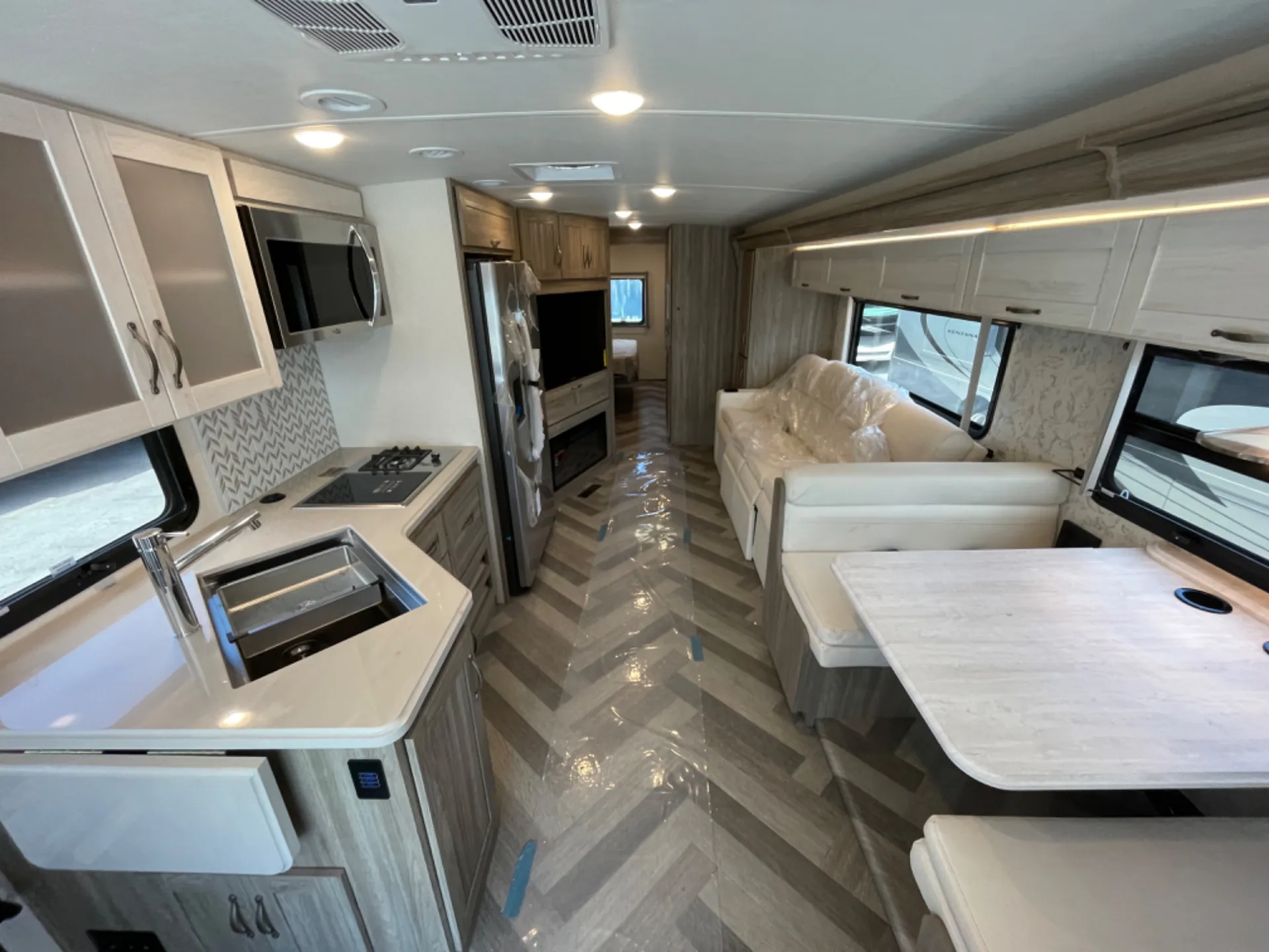 2025 Winnebago Adventurer 34W - Photo 2