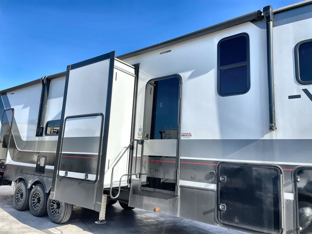 2024 Alliance RV Valor 42V13, Photos photo 28