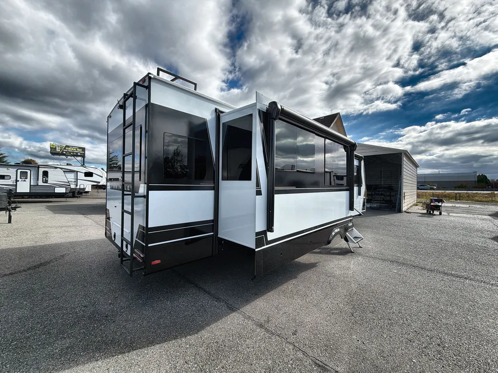 2026 Brinkley Model Z AIR 297, Photos photo 8