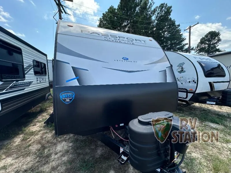 2024 Keystone Passport SL 221BH - Photo 3