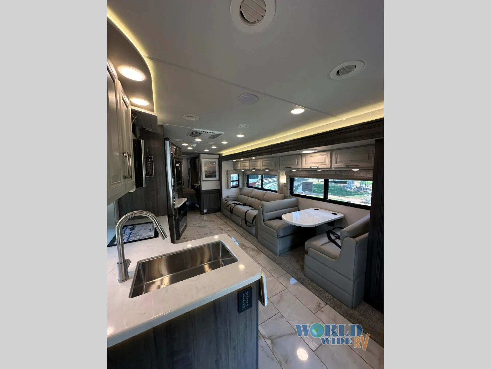 2026 Jayco Seneca Prestige 37K - Photo 4