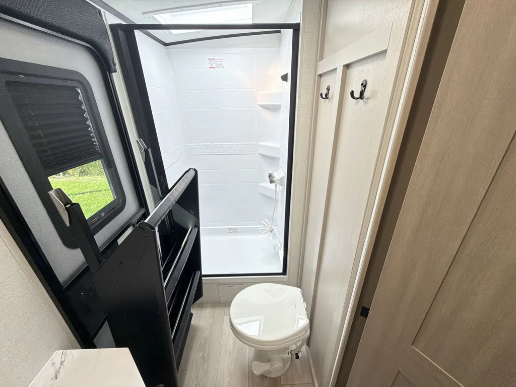 2027 Jayco Jay Feather 29BHB, Photos photo 36