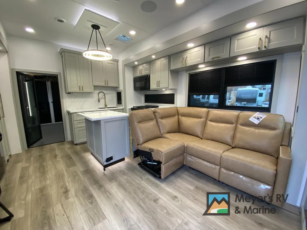 2026 Brinkley Model G 3950, Photos photo 8