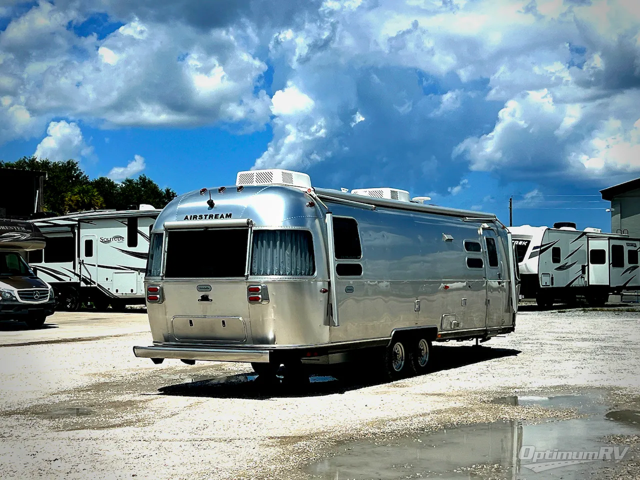 2023 Airstream Globetrotter 30RB - Photo 3