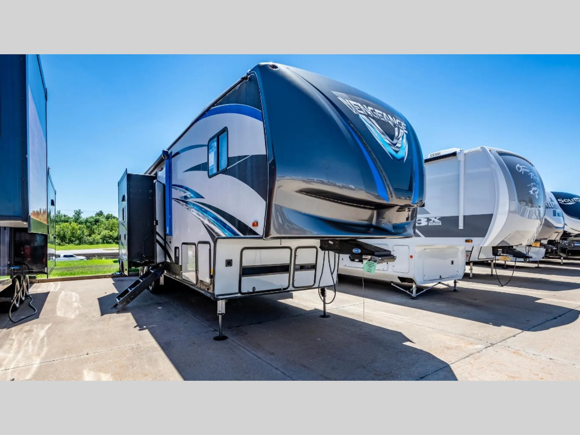 2019 Forest River Vengeance 377V - Photo 2