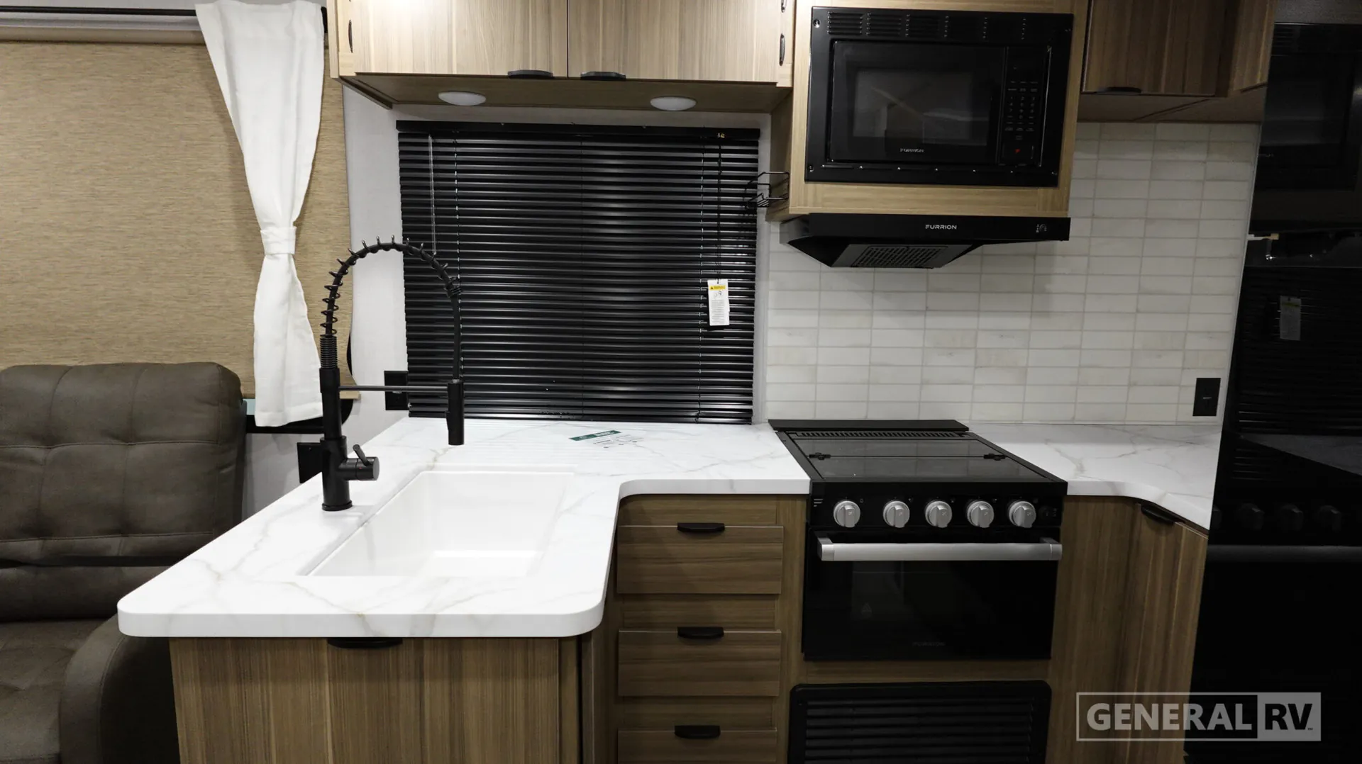 2027 Forest River Salem 27RK — Photo 6