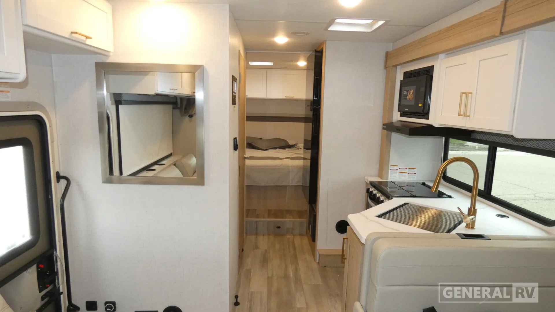 2026 Thor Motor Coach Four Winds 28Z - Photo 3