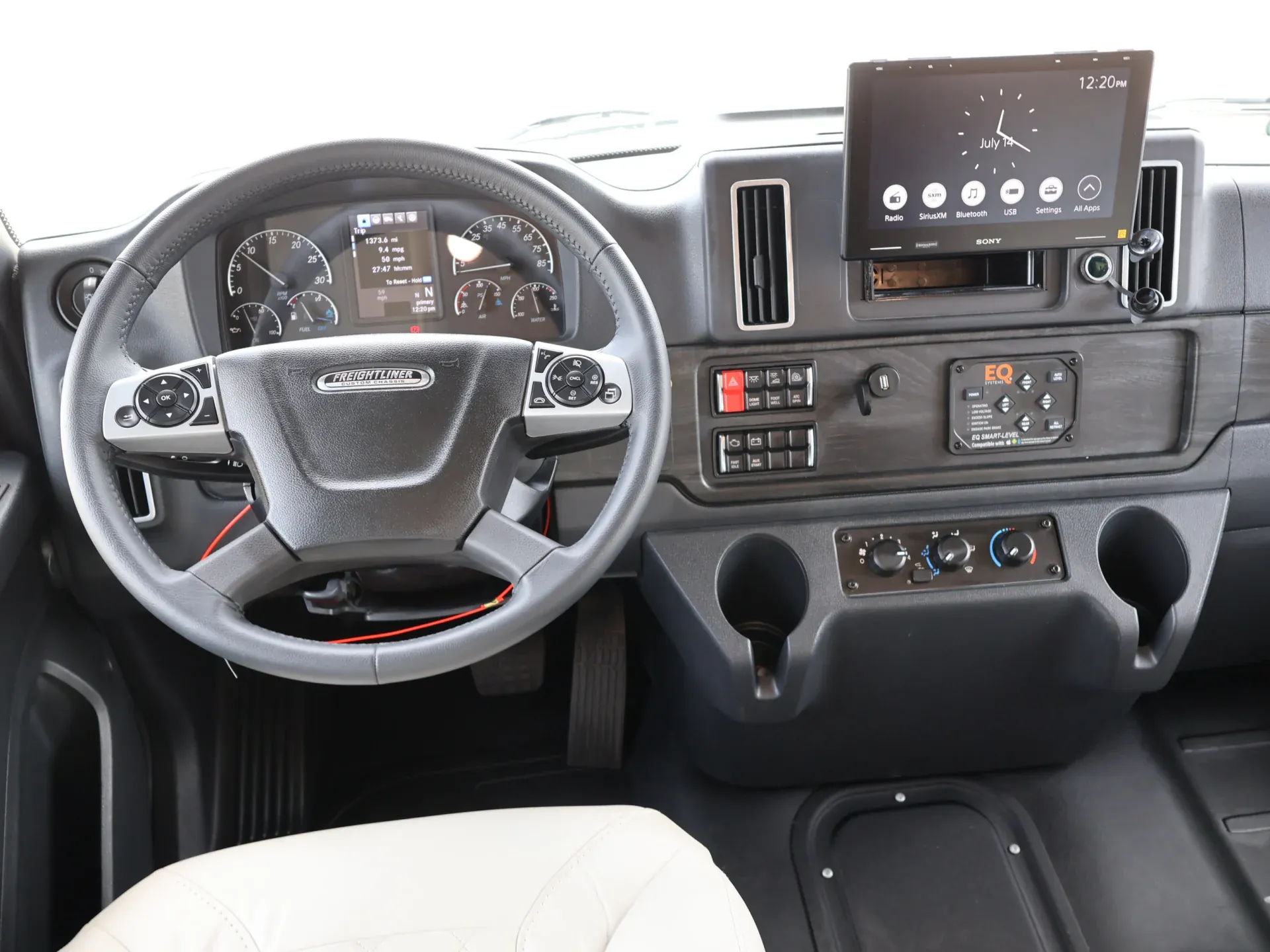 2027 Jayco Seneca 37K - Photo 3