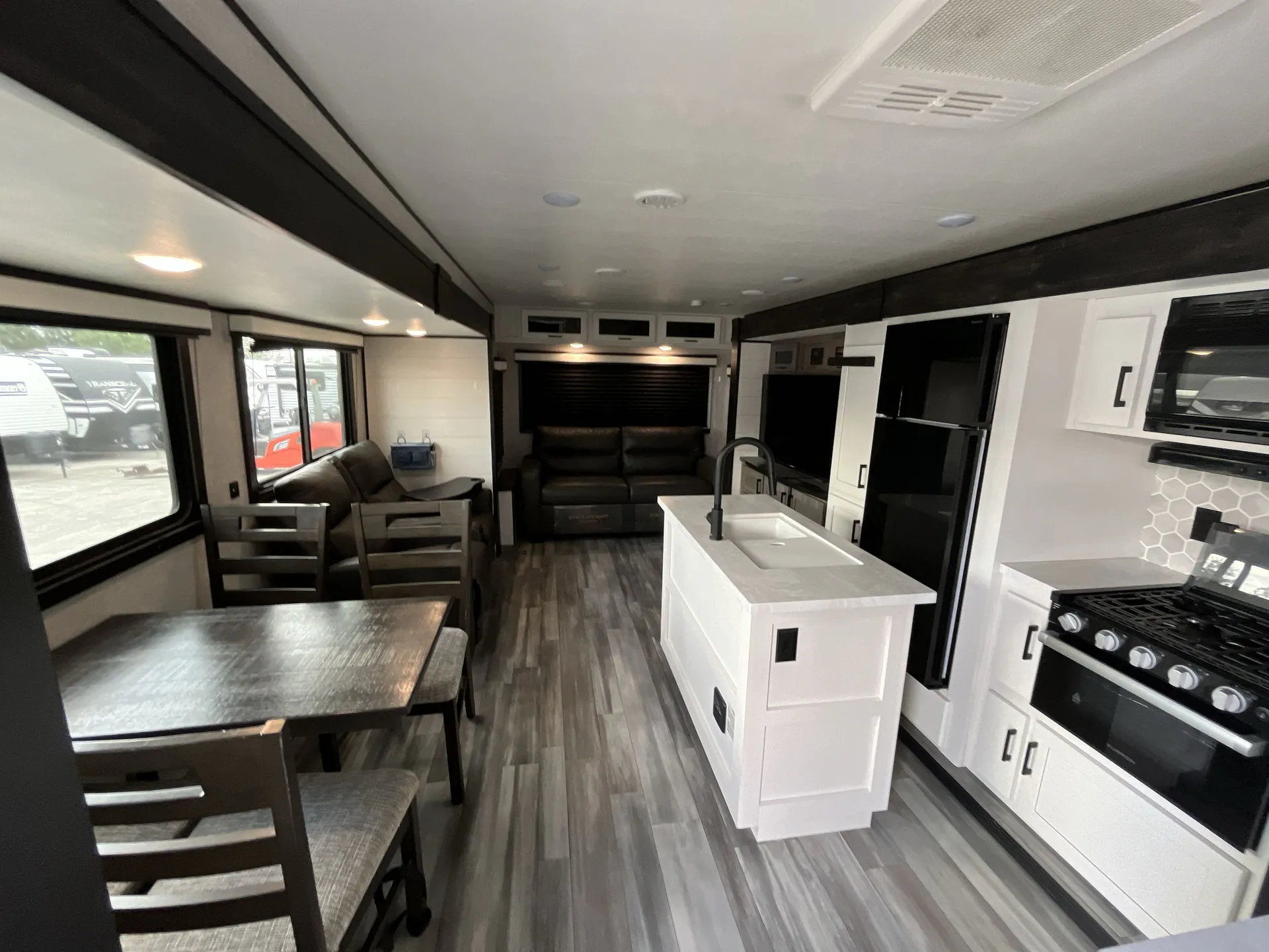 2024 Jayco Jay Flight 334RTS — living area main