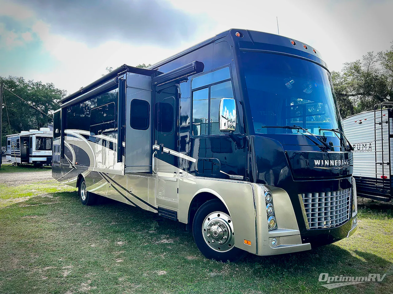 2016 Winnebago Adventurer 38Q - Photo 2