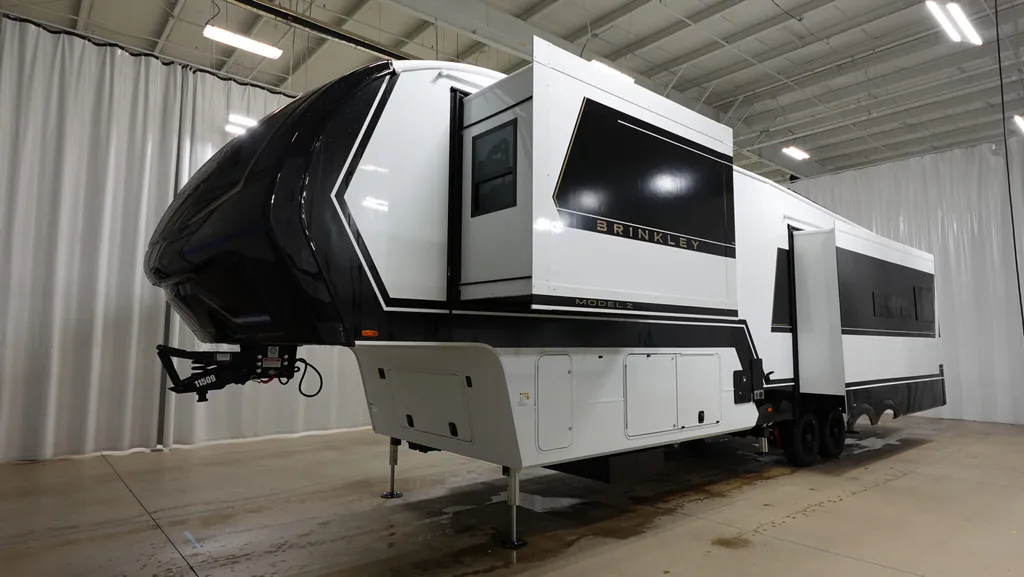 2026 Brinkley Model Z 3600, Photos photo 5