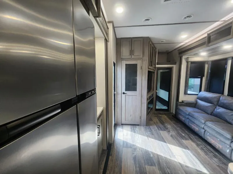 2021 Keystone Raptor 429, Photos photo 17