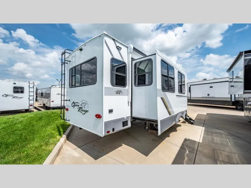 2026 Open Range RV Roamer Light Duty 29RLTS - Photo 3