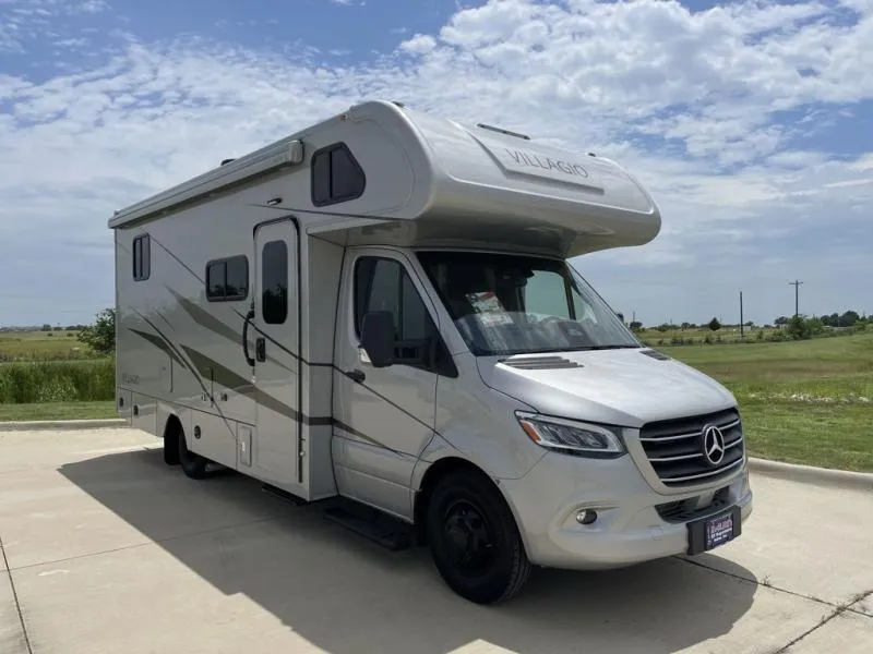 2027 Renegade RV Villagio 25FWC - Photo 2