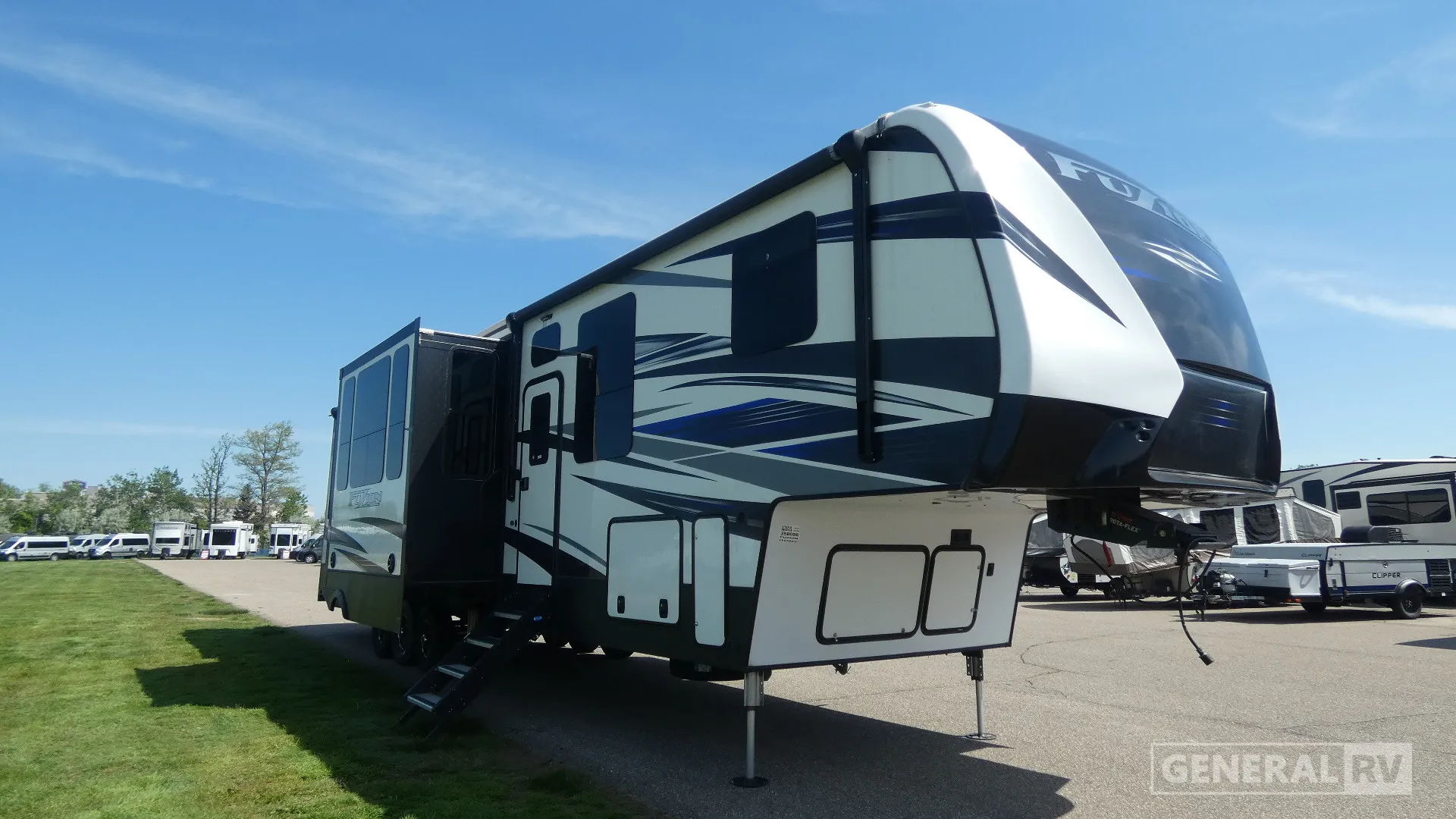 2018 Keystone Fuzion 417 - Photo 2