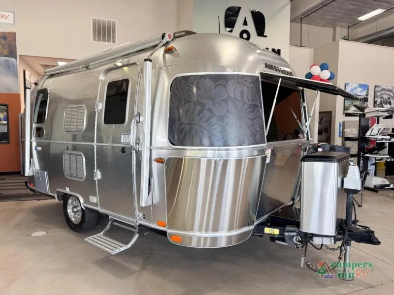 2018 Airstream Tommy Bahama 19CB - Photo 2