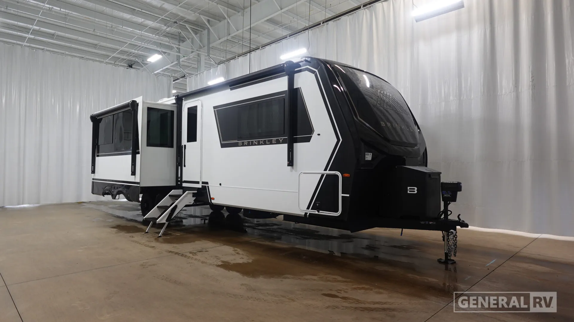 2027 Brinkley Model Z AIR 315