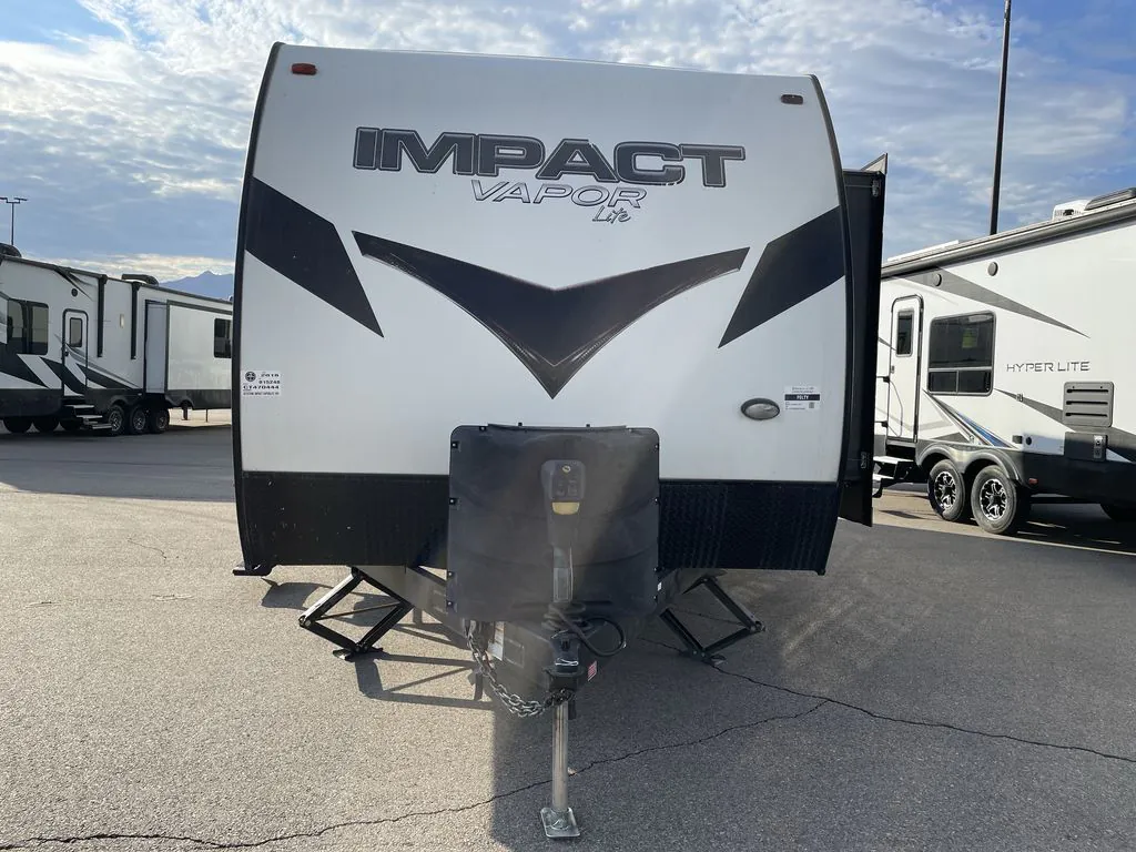 2018 Keystone Impact 28V - Photo 3